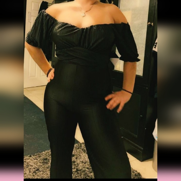 NWT ✨ Ruffled Puff Sleeve Jumpsuit - Picture 5 of 5